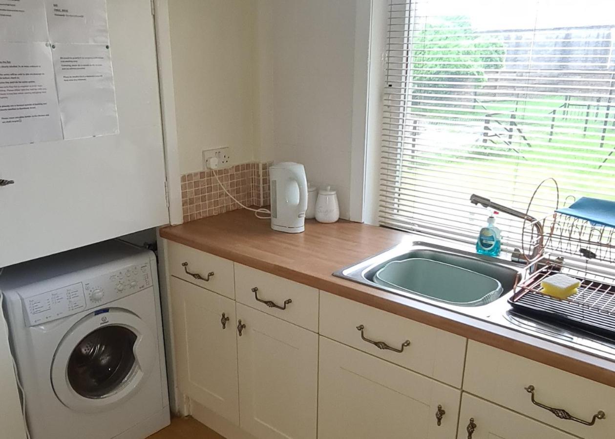 Beautiful 2-Bed Apartment In 캠벨타운 외부 사진