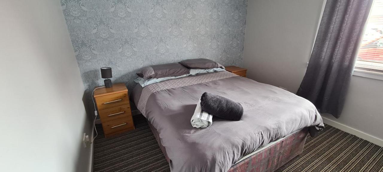 Beautiful 2-Bed Apartment In 캠벨타운 외부 사진